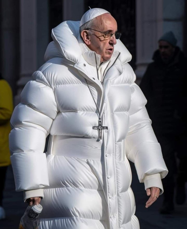 Pope_Francis_in_puffy_winter_jacket