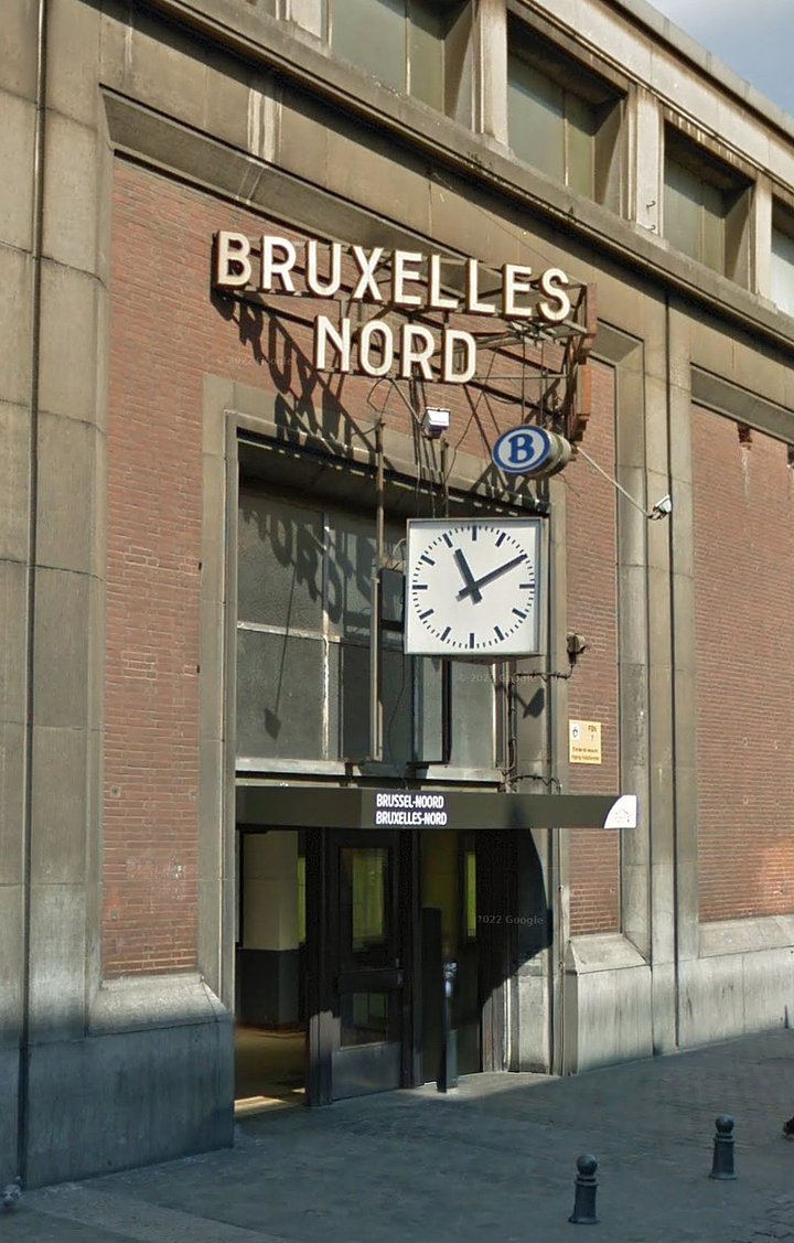 alfphabet-gare-du-nord-enseigne
